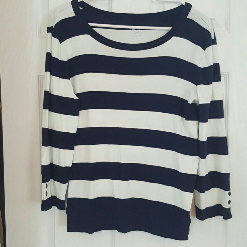 Gap navy and white 3/4 sleeve