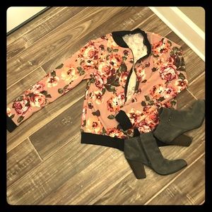 🌹🌷Pretty lightweight jacket🌸🌺