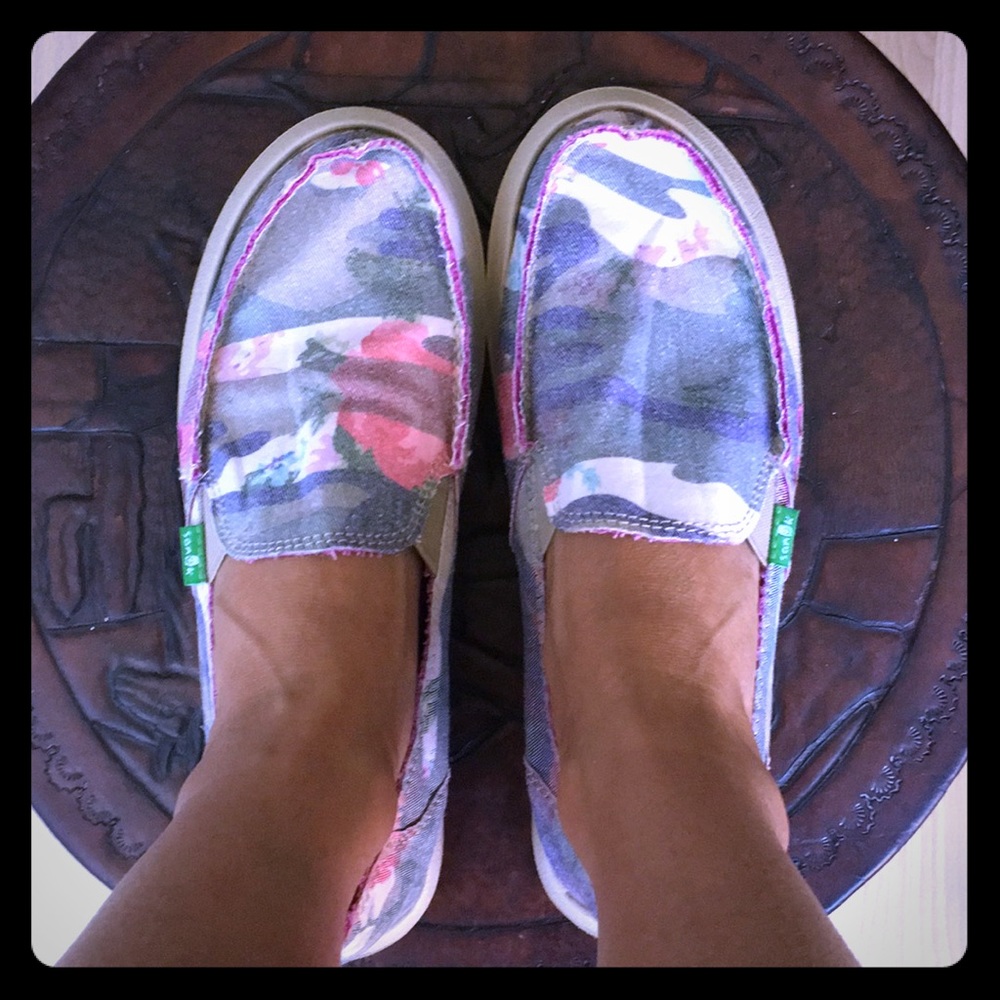 Sanuk Size 8 slip ones- worn once EUC