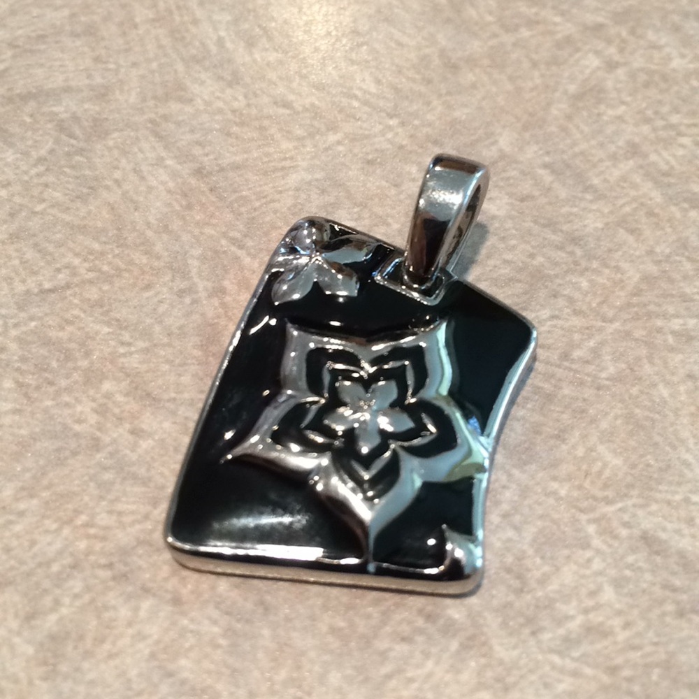 Lia Sophia pendant