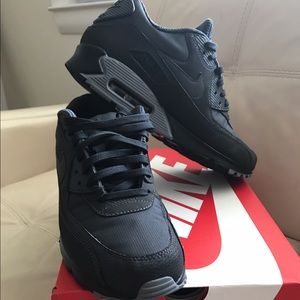 Nike Air Max 90 Essential
