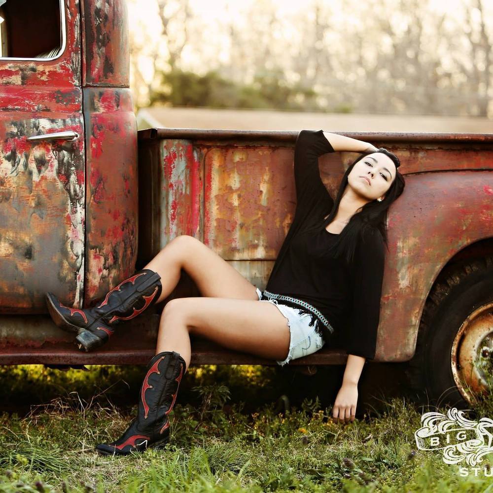 Meet your Posher, Maia