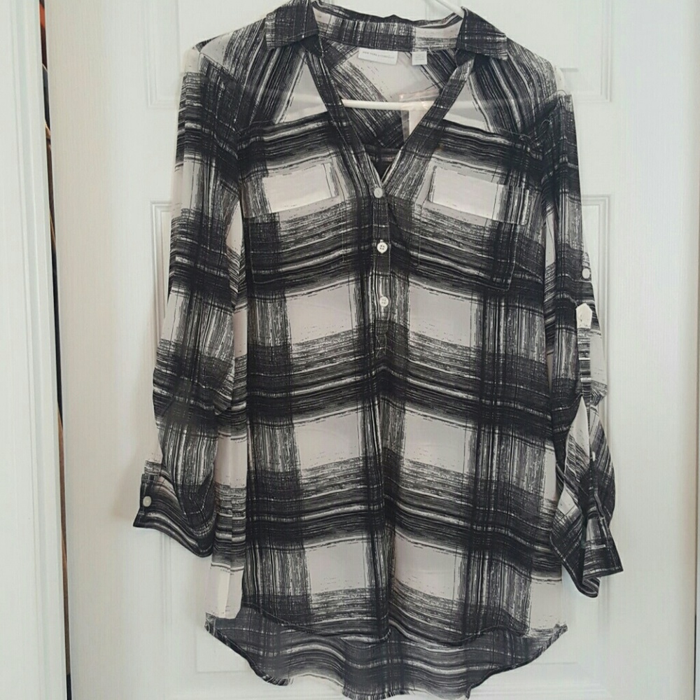 Brand new New york and company blouse
