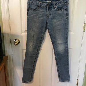 American Eagle Light Wash Jeans