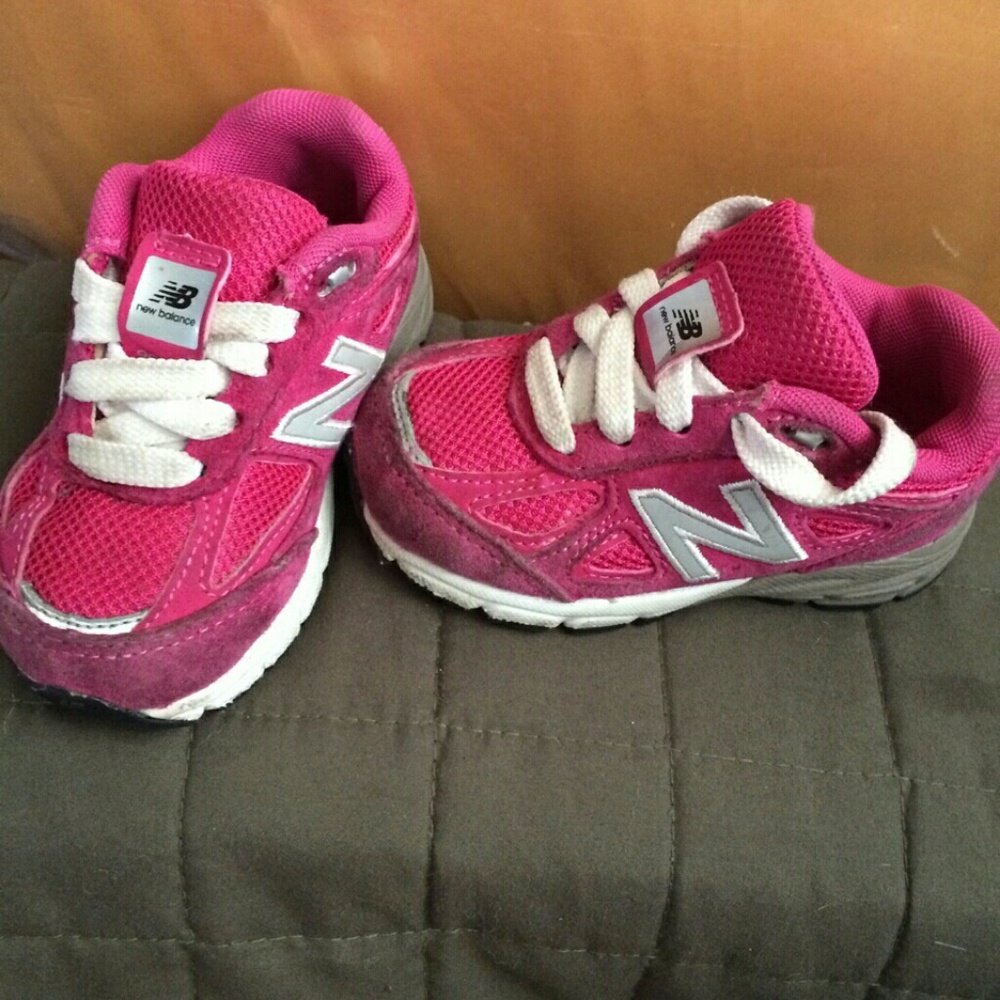 Pink New Balance kids 5c