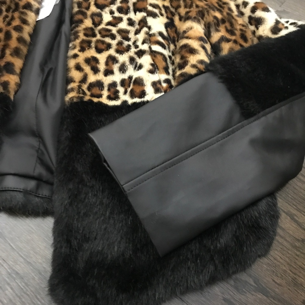 NWT New York & Co Black Leopard Faux Fur Jacket - Picture 3 of 8