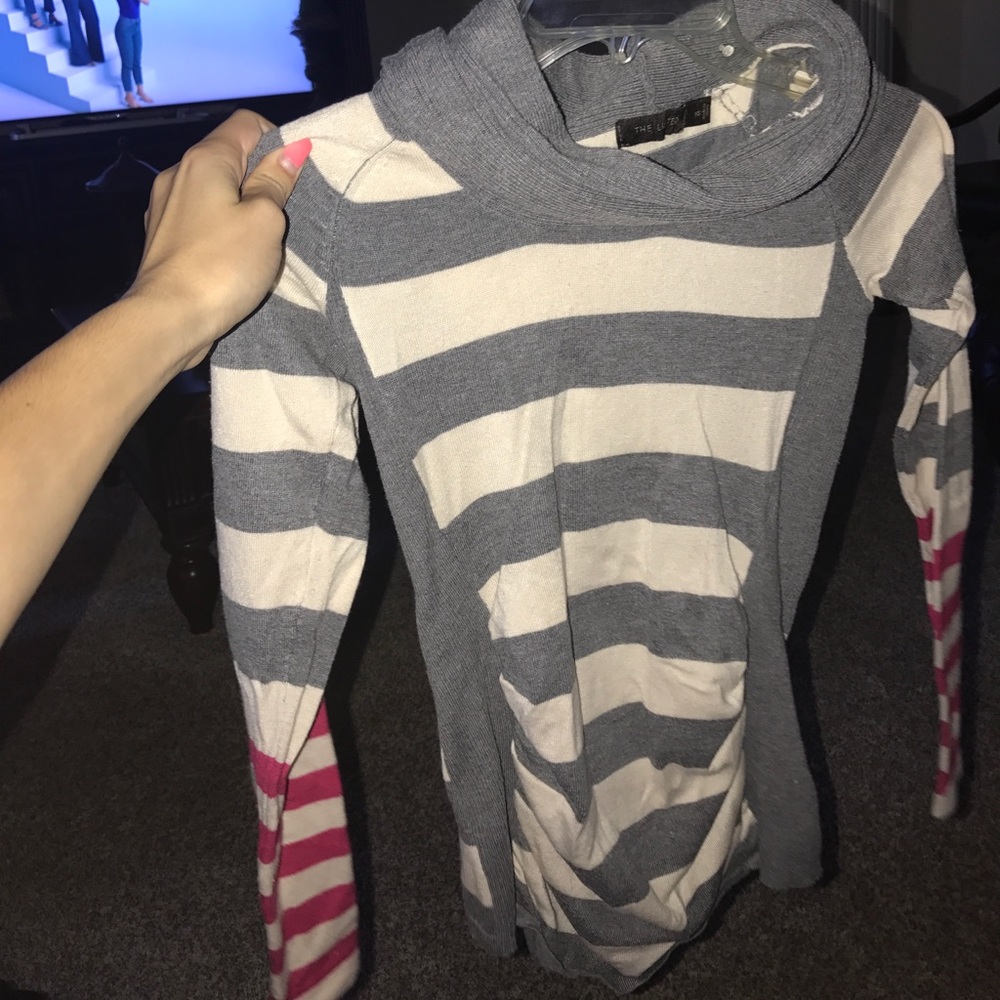 Knitted stripped shirt