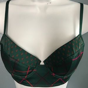 Victoria's Secret very sexy lined Demi  32C