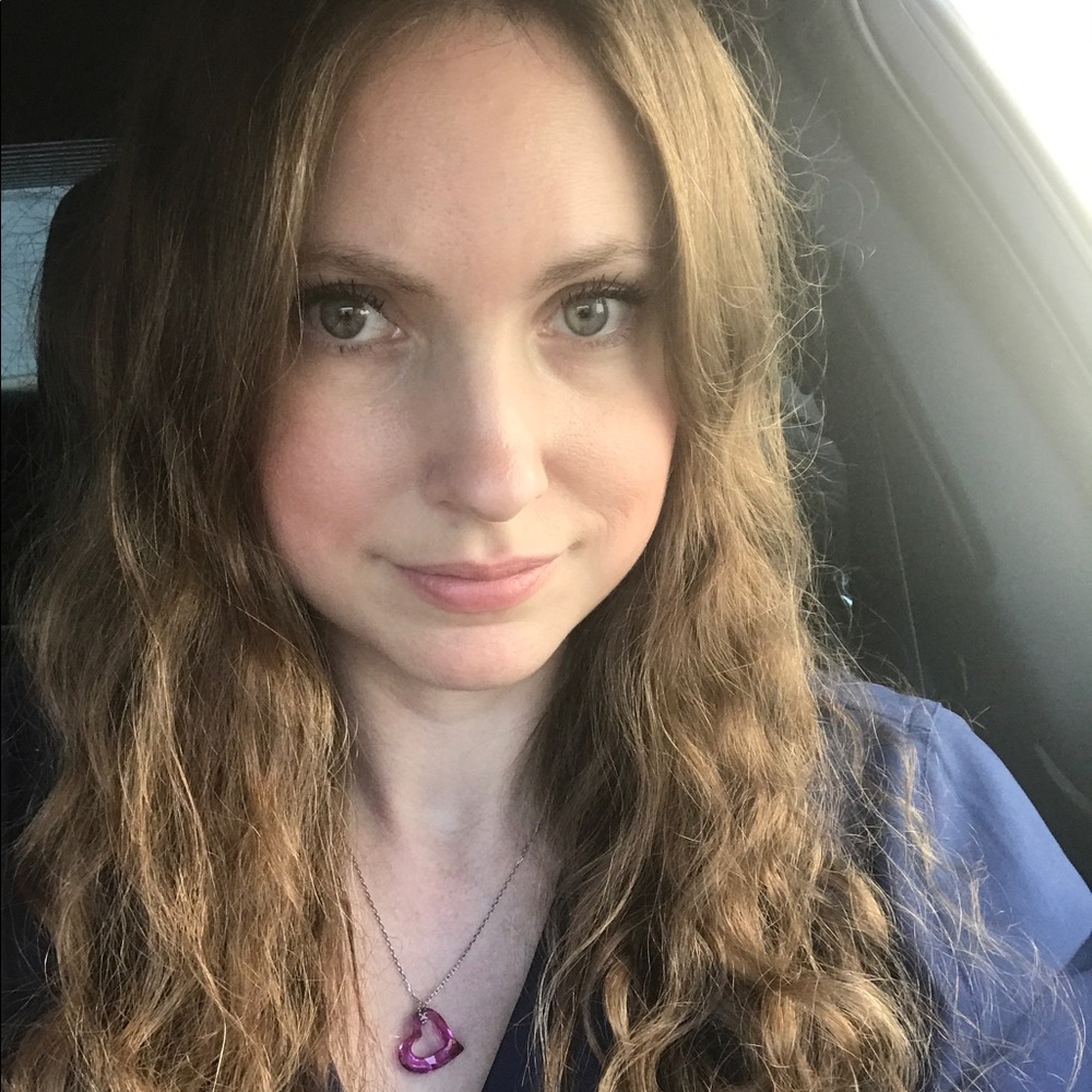 Meet your Posher, Roxanne