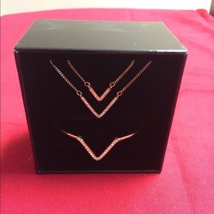 VS necklace and bracelet set