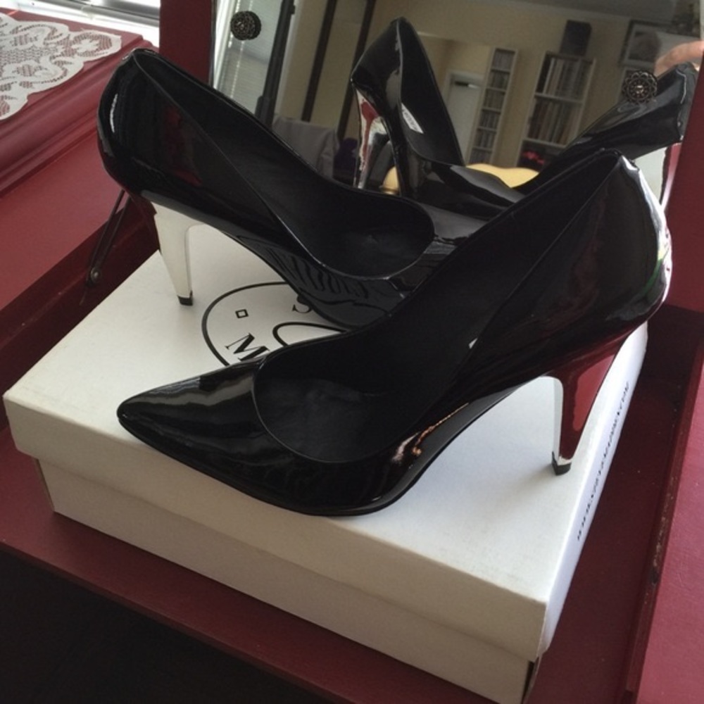 💋EUC/Steve Madden Retro Patent w Silver Heels
