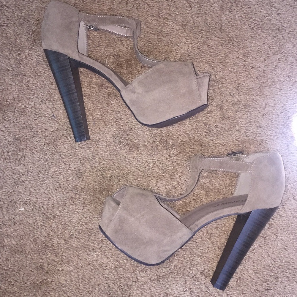 Nwot Pumps