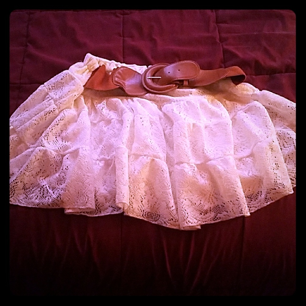 Croquet white skirt with brown belt