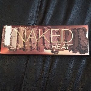 Brand new Urban Decay Naked Heat Palette