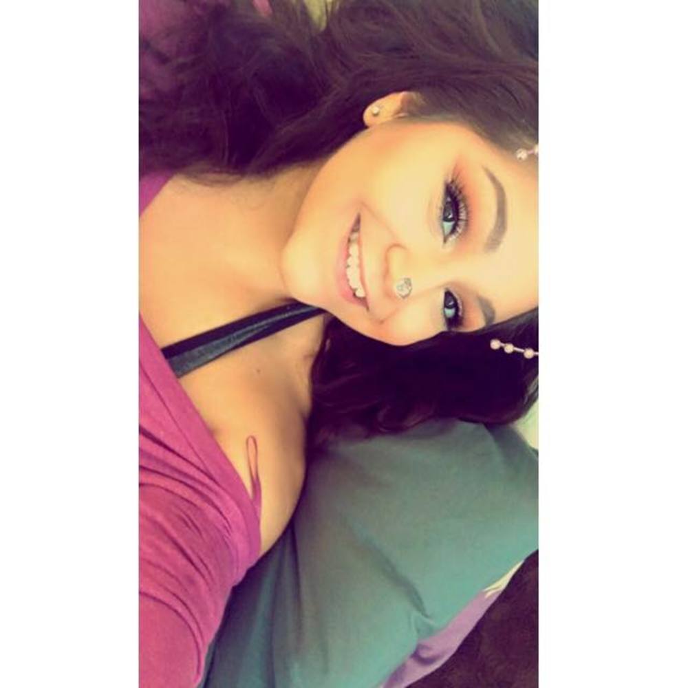 Meet your Posher, Destinee