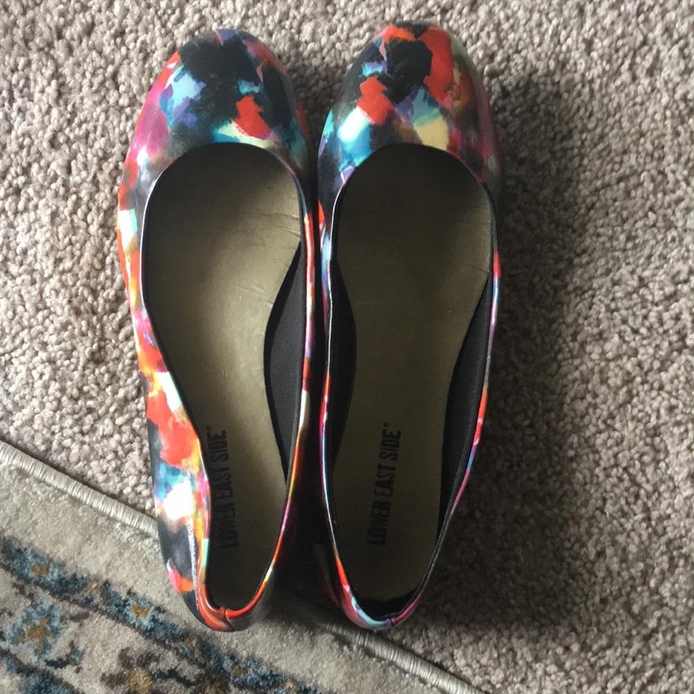 Multicolor shoes size 8