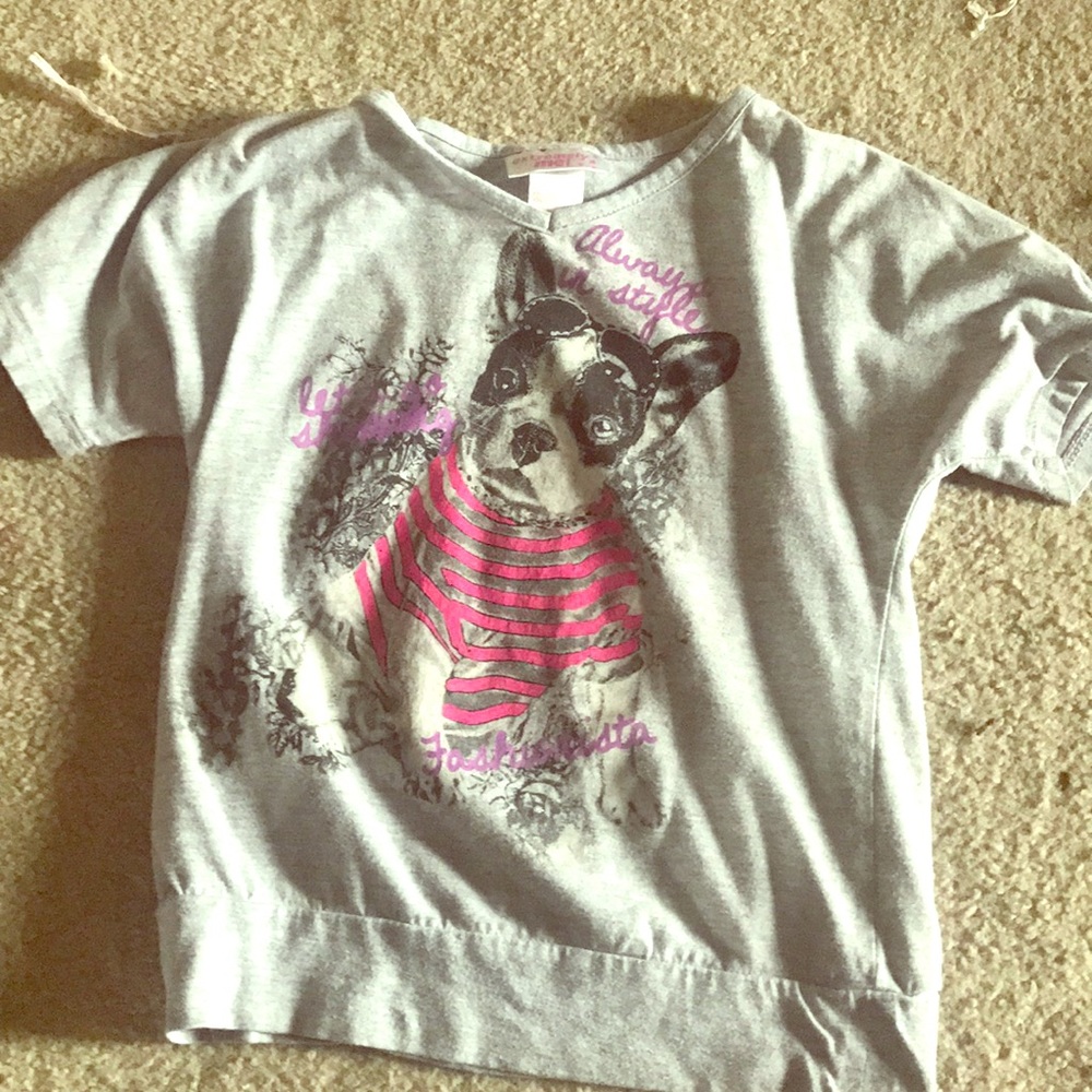 I'm selling a dog shirt.