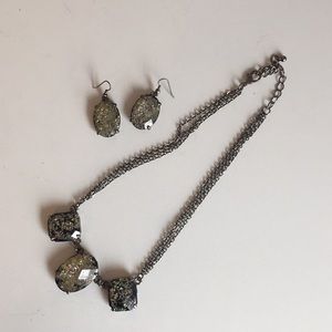 Necklace and earring set