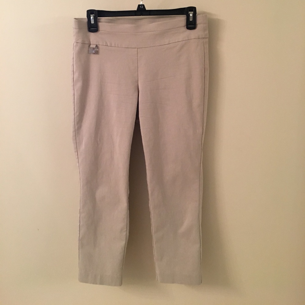 Khaki capris. Size 8