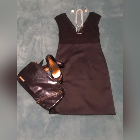 Banana Republic Dresses & Skirts - Classic Formal Banana Republic Satin Dress