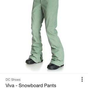 Brand New sage green Viva snowboard pants - Large