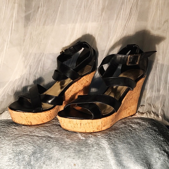 Black Strap Wedges - Picture 4 of 10