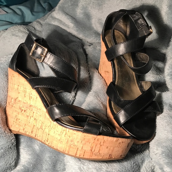 Black Strap Wedges - Picture 3 of 10