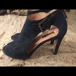 Louis et Cie navy open toe booties