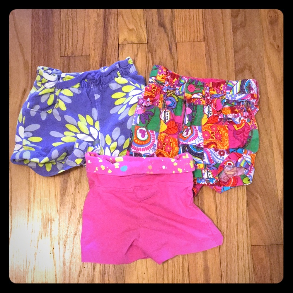 ⚡️Flash sale⚡️Bundle of three shorts 3T