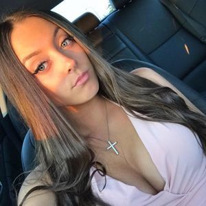 Meet your Posher, Desiree