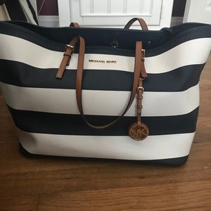 Michael kors tote