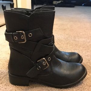 Black short boots