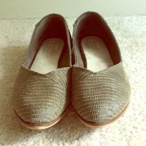TOMS Size 9 Olive Green Jutti Flats
