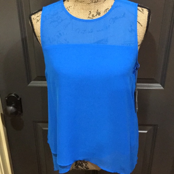 SALE🛎🛎 🆕 Vince Camuto electric sky top - Picture 2 of 6