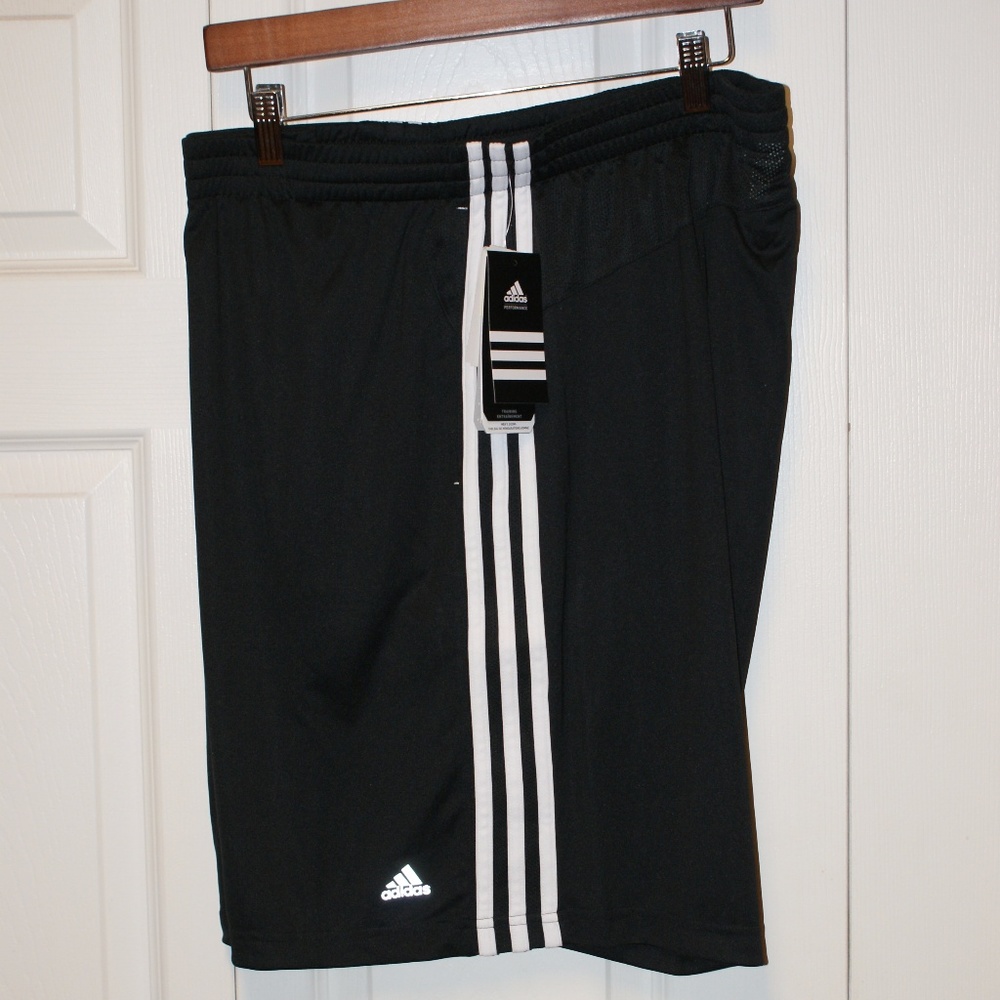 Adidas Shorts XXL....NWT