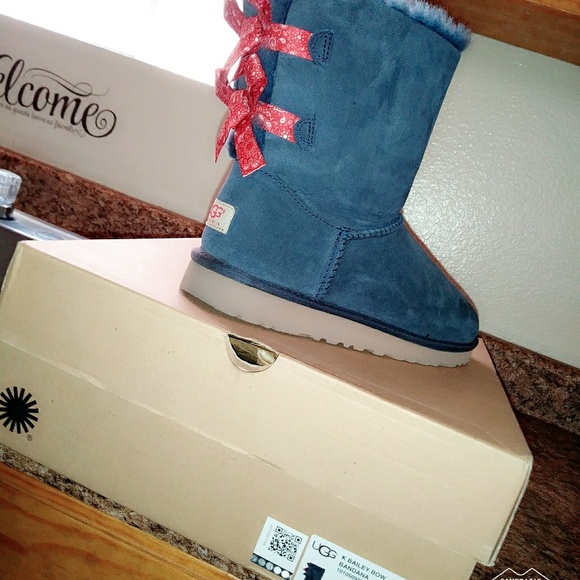 UGG BOOTS - Picture 3 of 3