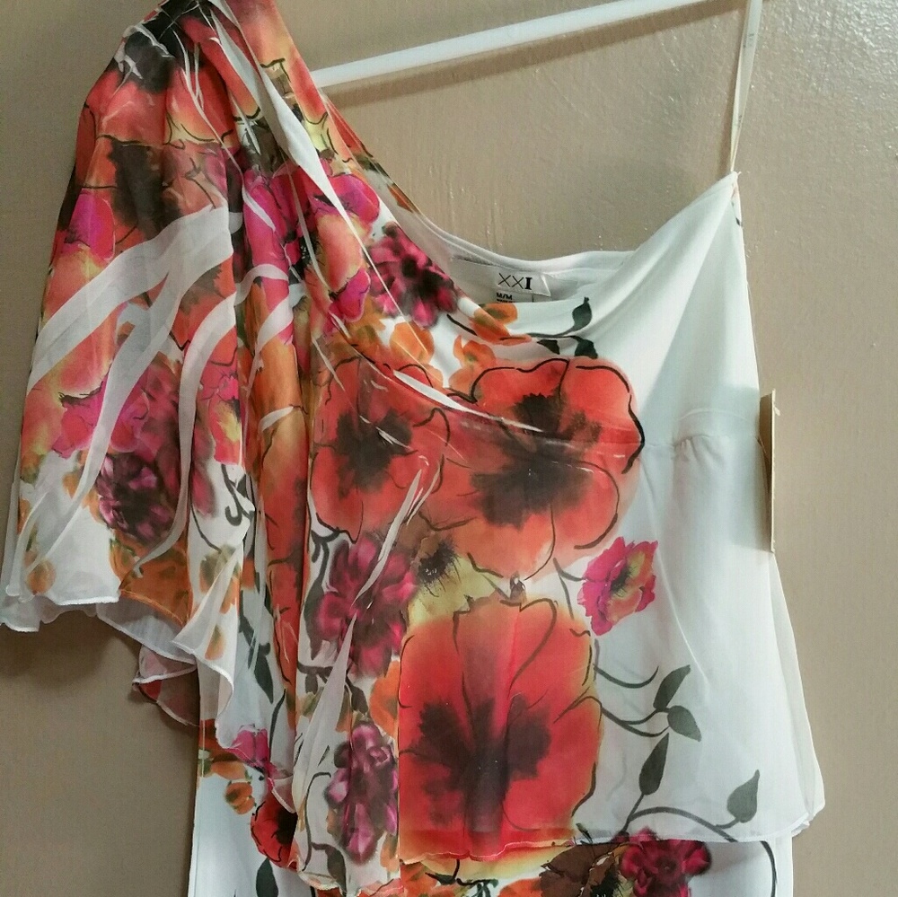 NWT Forever 21 One Shoulder Top