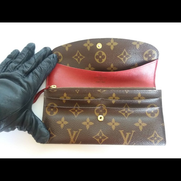 💯% Authentic Louis Vuitton Emile Wallet 💕 - Picture 4 of 8