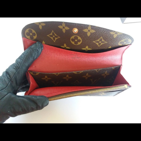 💯% Authentic Louis Vuitton Emile Wallet 💕 - Picture 5 of 8