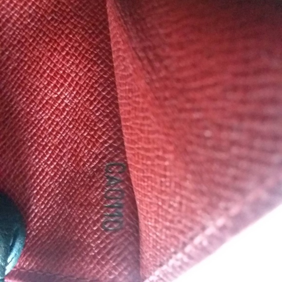 💯% Authentic Louis Vuitton Emile Wallet 💕 - Picture 3 of 8