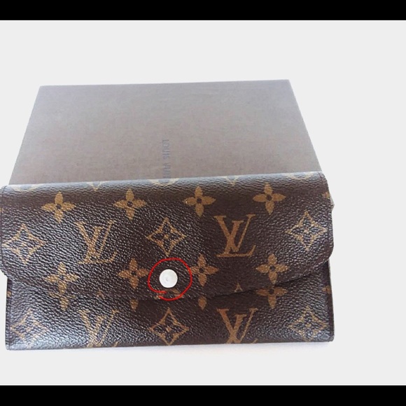 💯% Authentic Louis Vuitton Emile Wallet 💕 - Picture 7 of 8