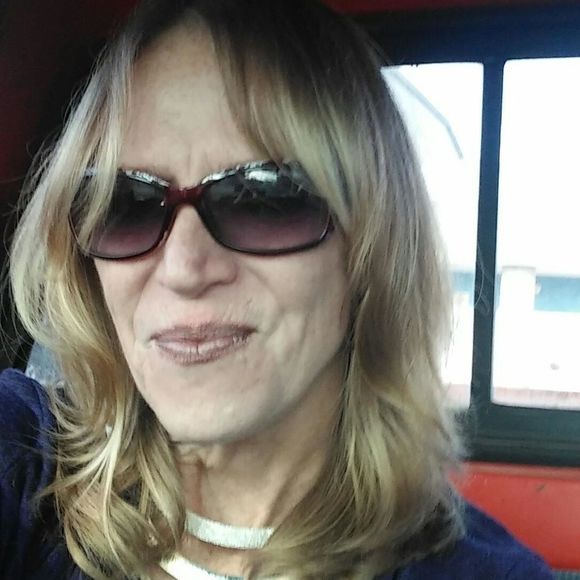 Meet your Posher, Donna - Picture 1 of 1