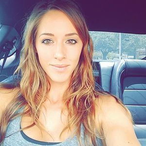 Meet your Posher, Caitlin