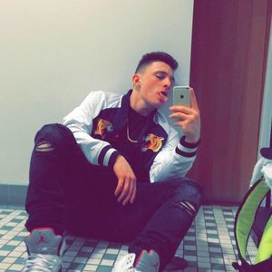 Meet your Posher, Max