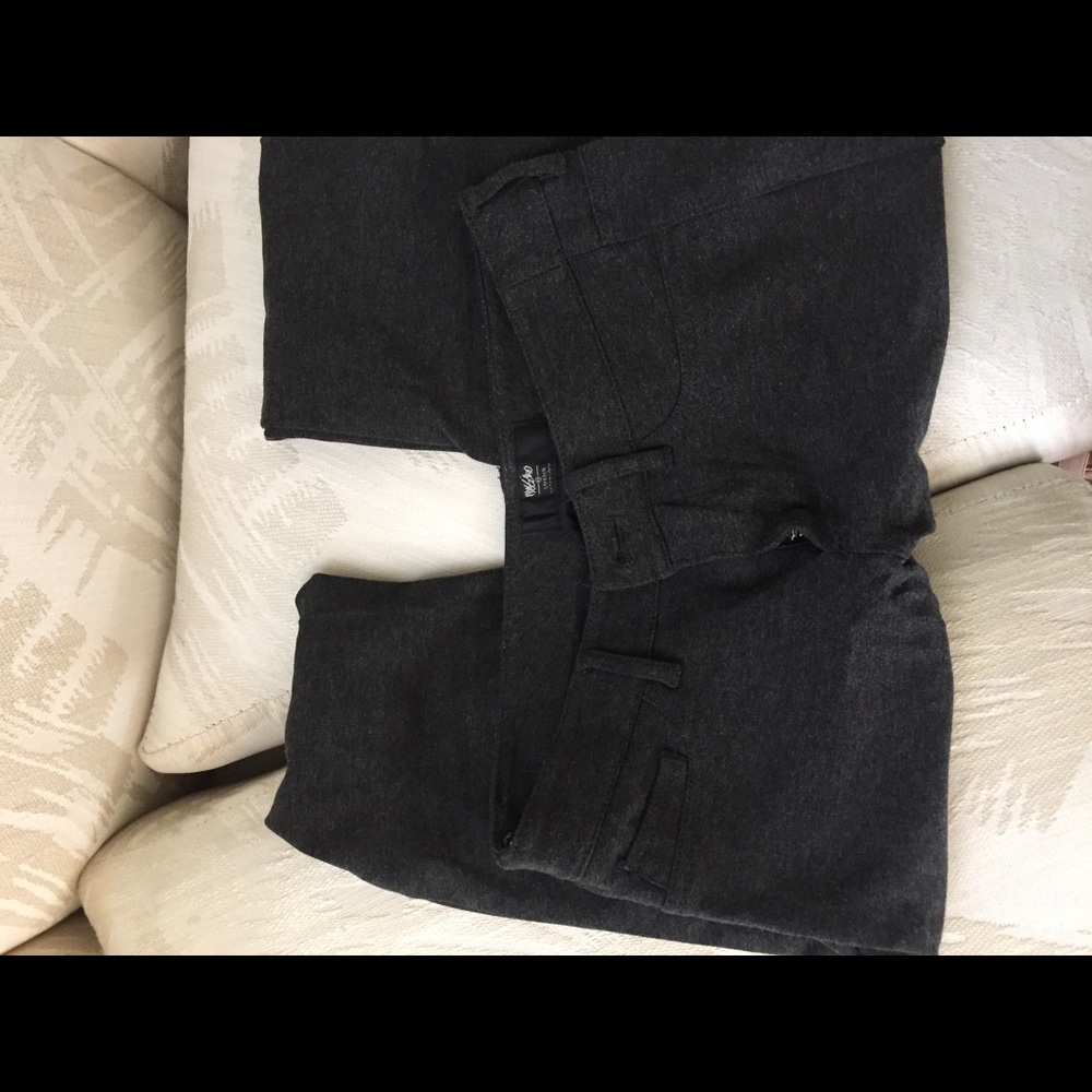 Skinny grey trousers