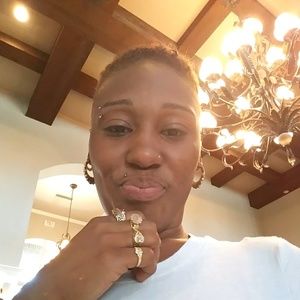 Meet your Posher, Crystal