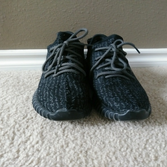 Yeezy Boost Pirate Blacks - Picture 1 of 3