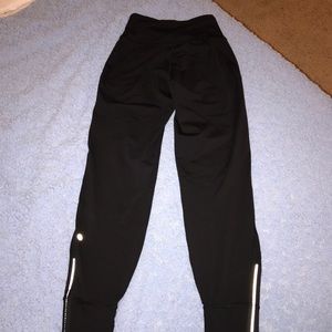 lululemon black joggers