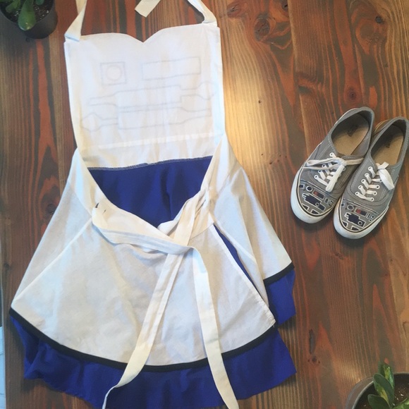 Handmade R2D2 Apron - Picture 2 of 2