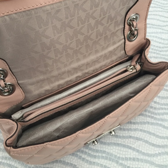 ❌SOLD❌ Michael Kors Shoulder Bag, Soft Pink - Picture 6 of 7